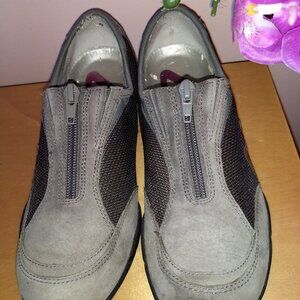 ANNE KLEIN SPORT SIZE 8.